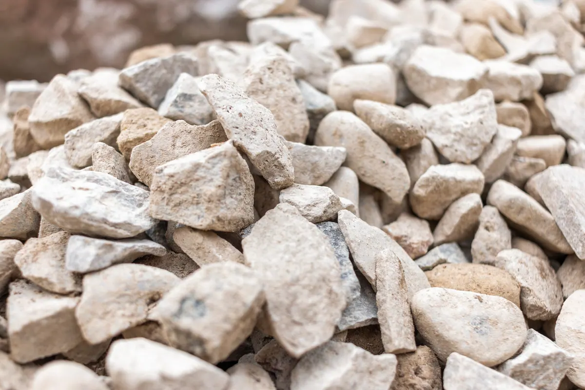 Izingcezu ze-limestone ezikhanyayo ezinqwabelene