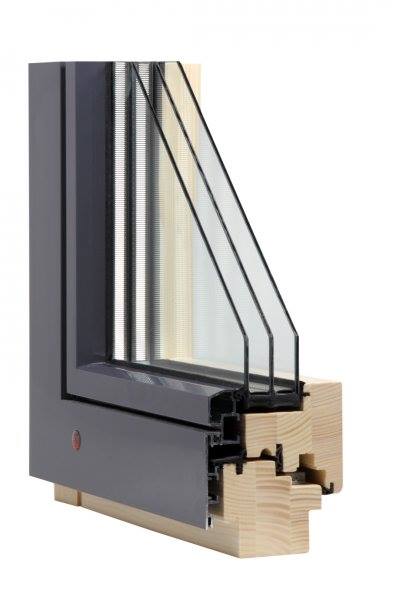 prozor sa troslojnim staklom